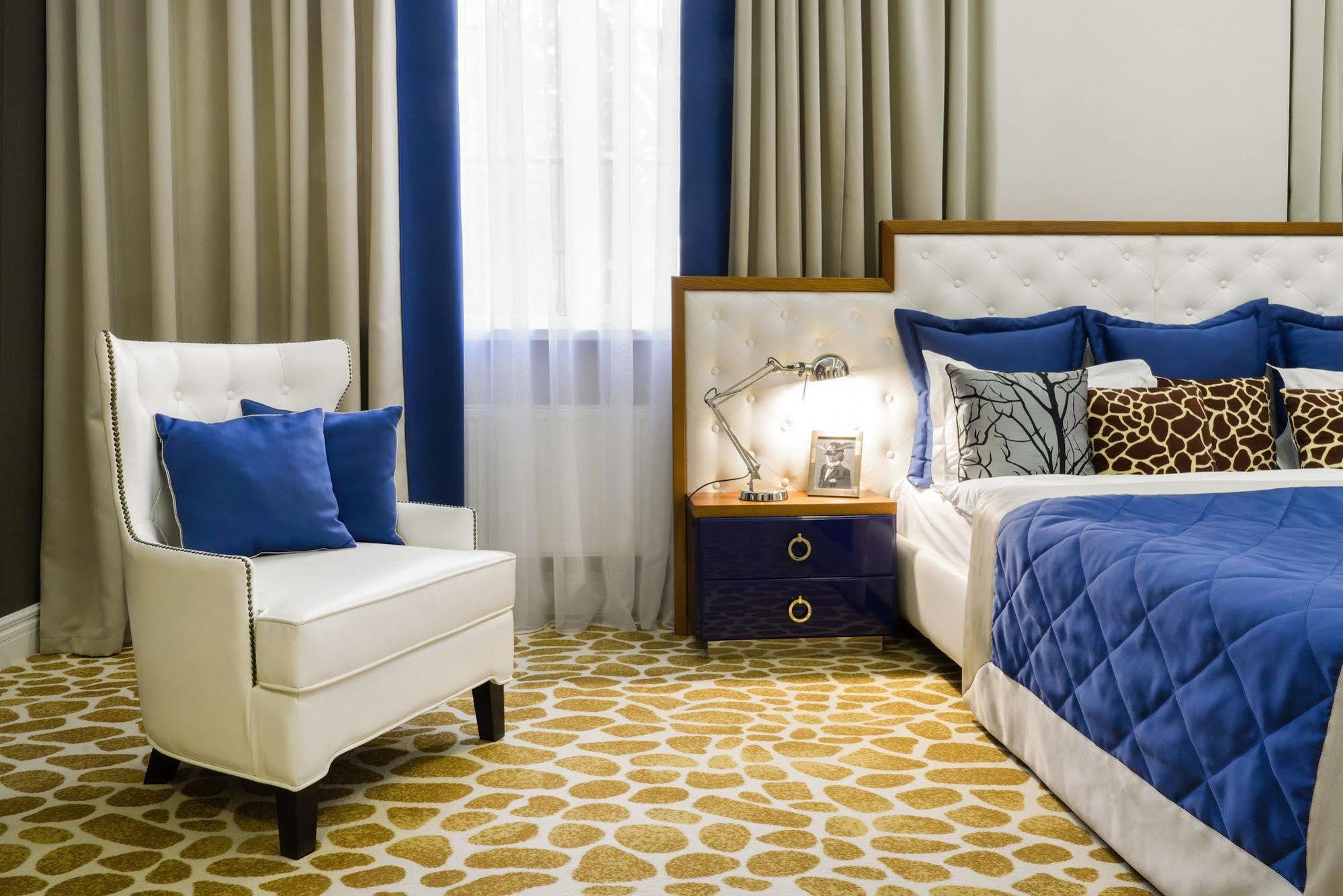 Mirax Sapphire Boutique