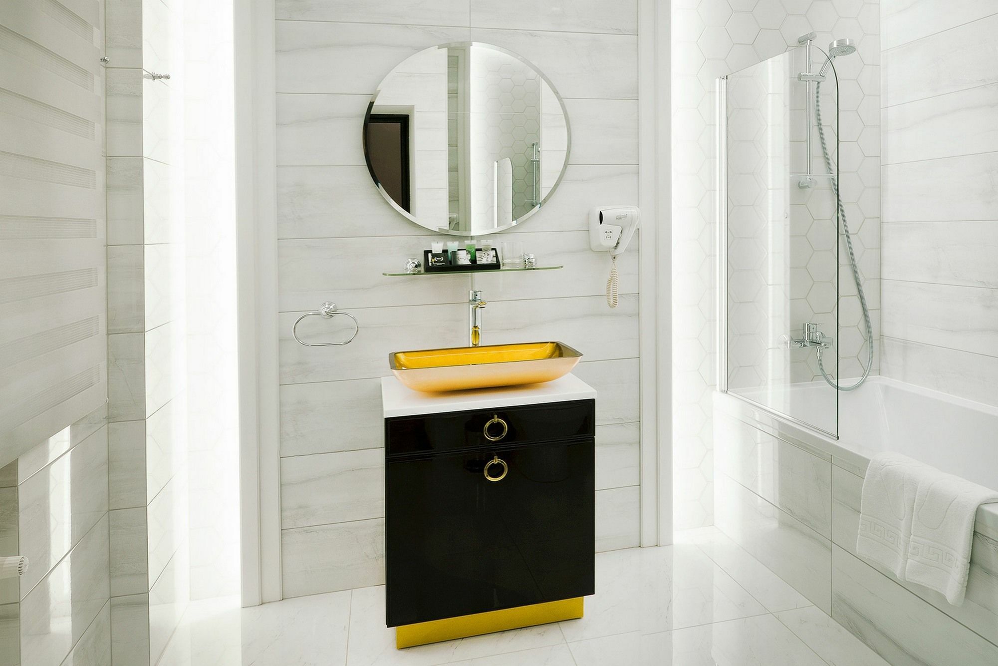 Mirax Sapphire Boutique